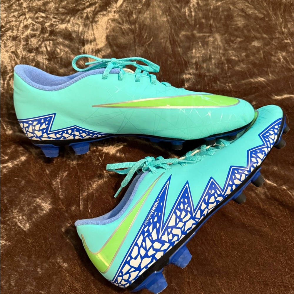 Women’s Nike Hypervenom Phade 2 Cleats in size 11